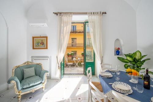 AntonelloApartments La casa del pozzo deluxe — 4-Star Luxury Hotel in Sant'agnello, Italy