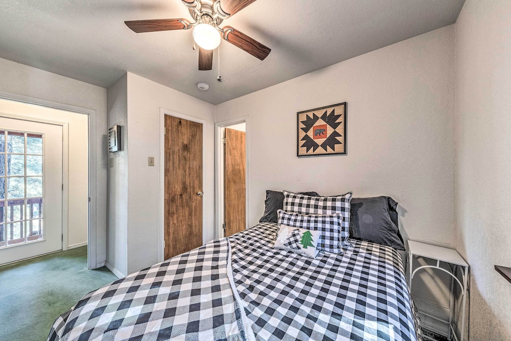 Ruidoso Alpine Retreat 1 Mi to the Main Street in Ruidoso, United States