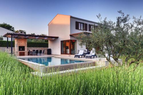 Villa Luna Nera — 4-Star Luxury Hotel in Sveti Petar U Sumi, Croatia