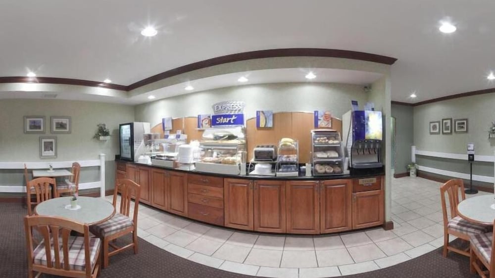 Holiday Inn Express Lexington by IHG - photo 17