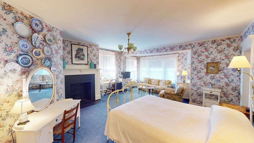 The Red Lion Inn - photo 34