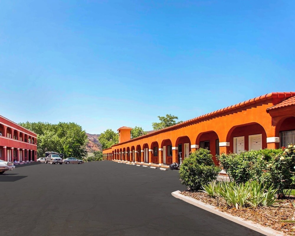 Vermilion Inn - photo 5