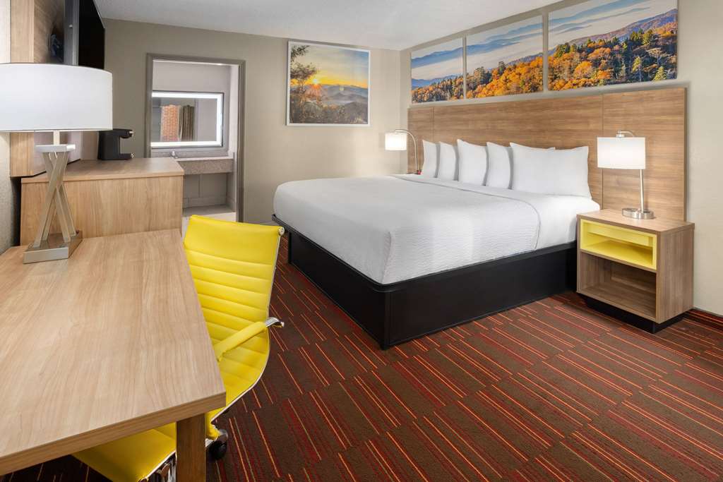 Days Inn by Wyndham Forsyth - photo 16