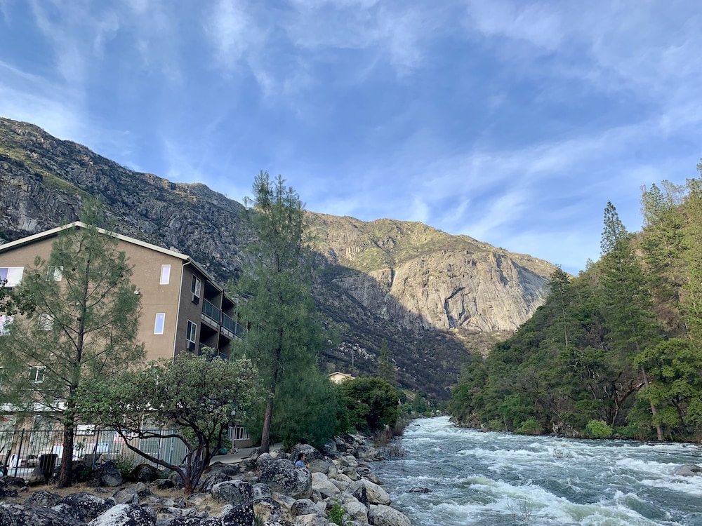 Yosemite View Lodge - photo 46