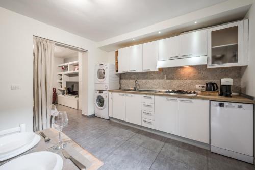 Modena AL Mulèin 2 passi dal centro con parcheggio — 4-Star Luxury Hotel in Modena, Italy