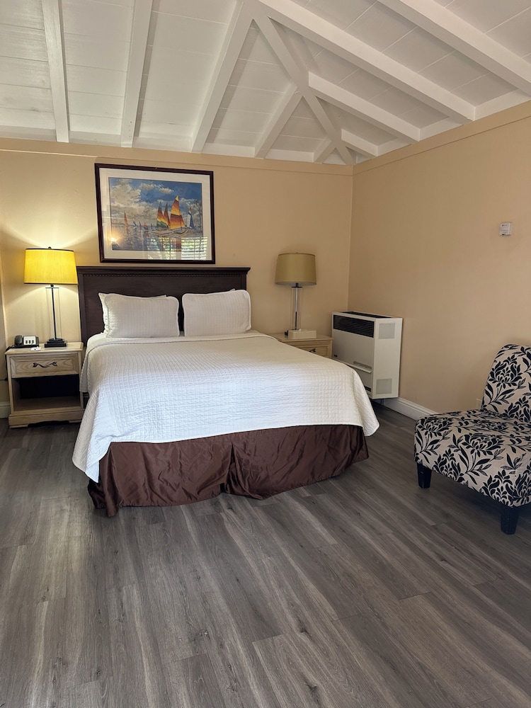 Carmel Resort Inn - photo 35