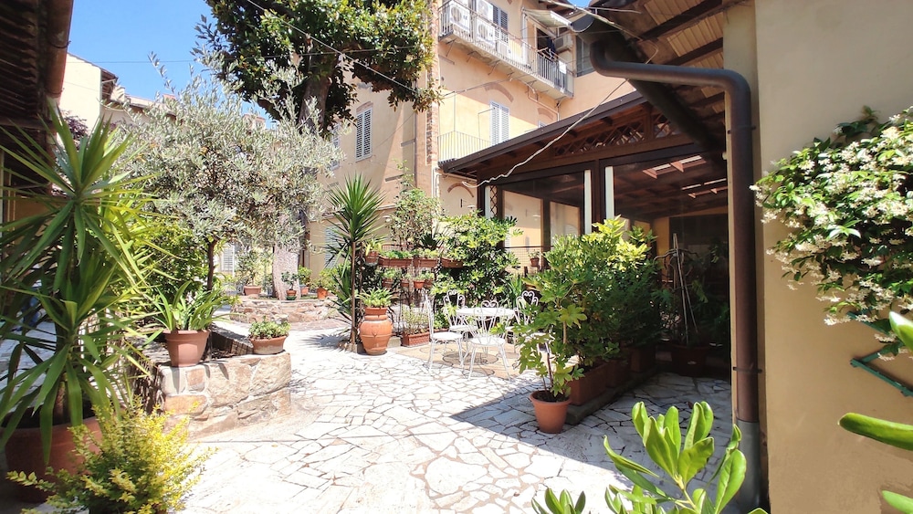 Rita Major - carbon neutral hotel in Florence