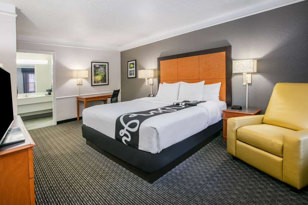 La Quinta Inn by Wyndham Dallas Uptown - photo 45