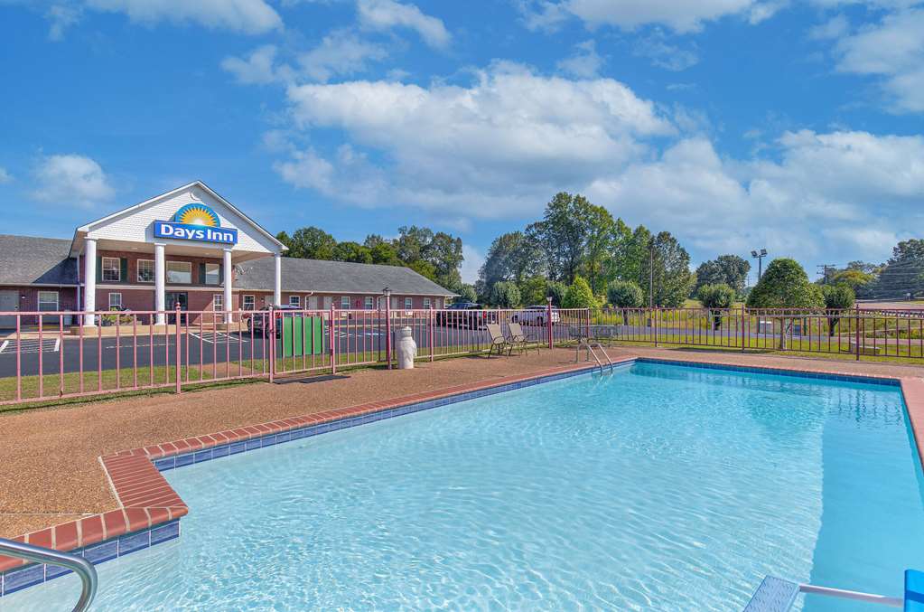 Days Inn by Wyndham Savannah - photo 11