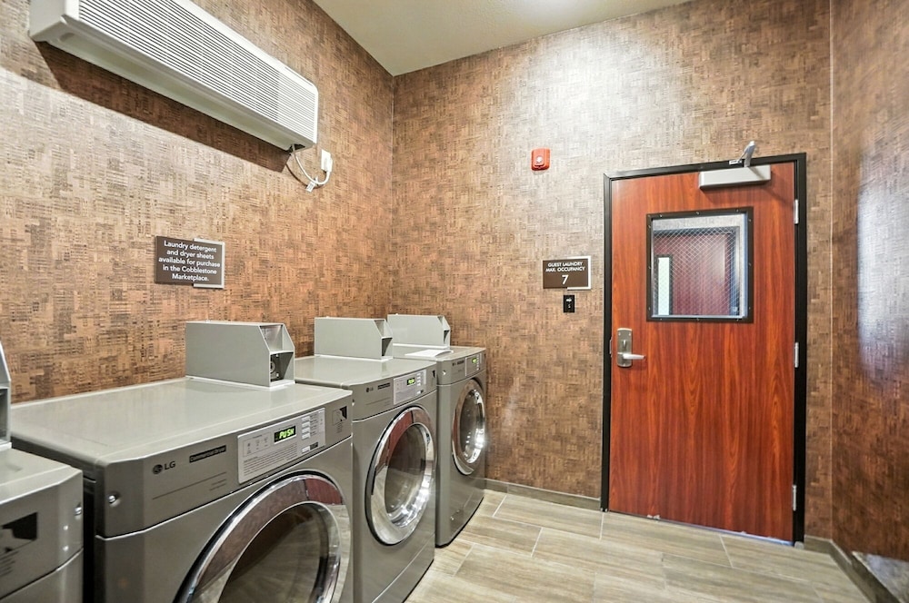 Cobblestone Hotel & Suites Bellefontaine - photo 68