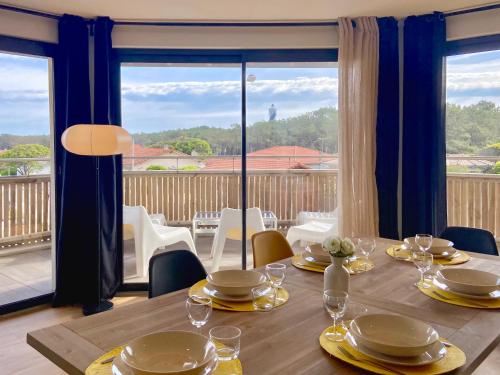 Vue Phare Au Coeur de Contis Plage in Saint-Julien-En-Born, France