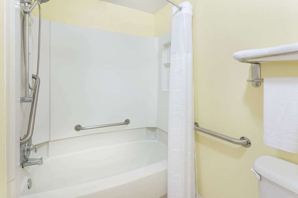 Super 8 By Wyndham Kingsland I 95 Naval Base Area - photo 6