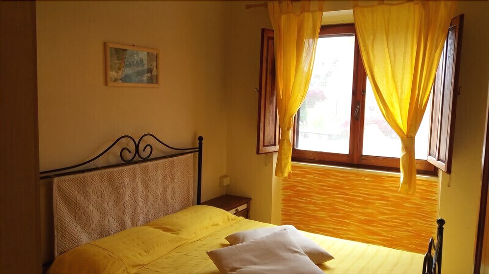La spiaggetta Maladroxia — hotel in Sant'antioco