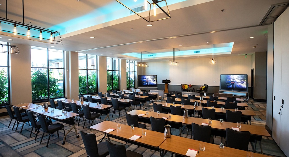 Hotel Indigo Everett Waterfront Place by IHG - photo 83