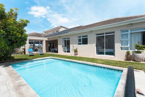 Sunset Westchester Villa — 4-Star Luxury Hotel in Cape Town, South Africa