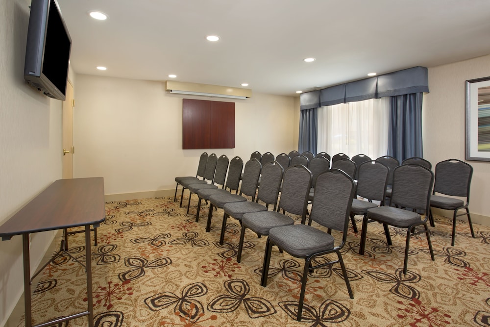 Holiday Inn Express Berea by IHG - photo 24