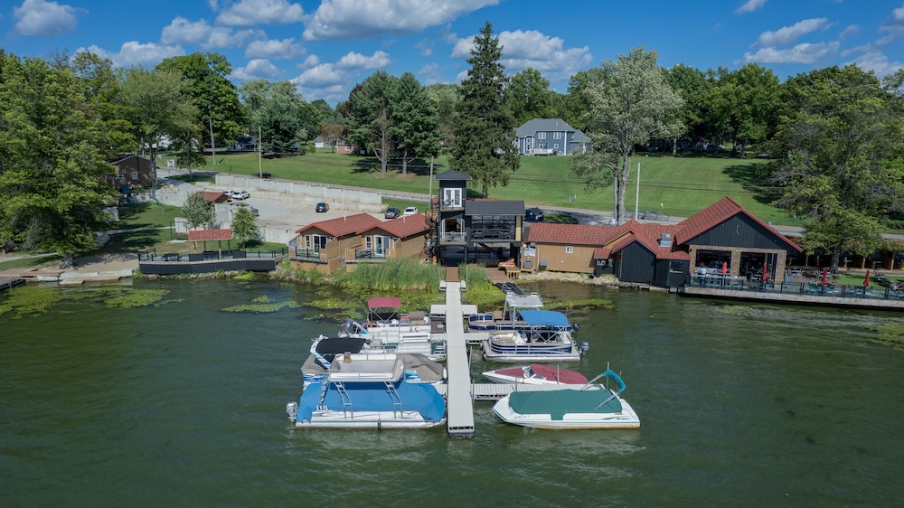 Edinboro Lake Resort Cabins - photo 75