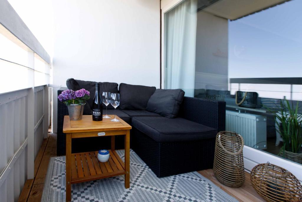 Fewo Lotsenbude mit traumhaftem Blick über die Nordsee Etage 18 — 4-Star Luxury Hotel in Busum, Germany