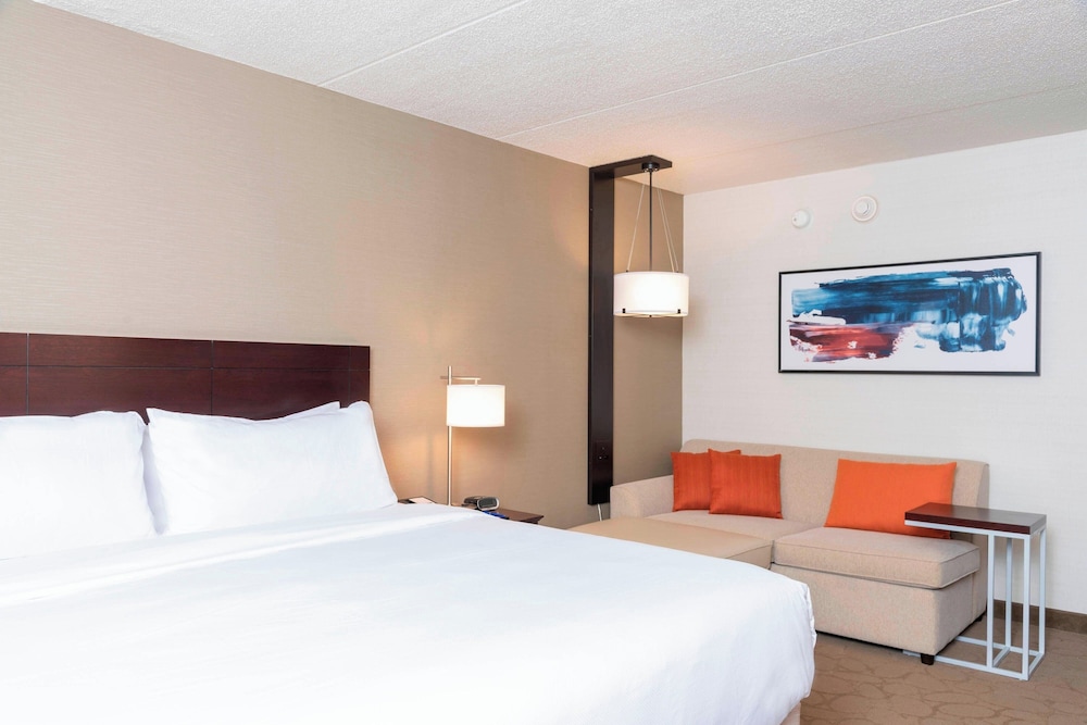 Delta Hotels by Marriott Kalamazoo Conference Center - photo 8