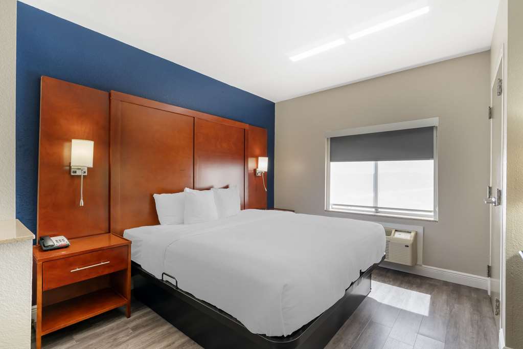 Comfort Suites West Jacksonville - photo 15