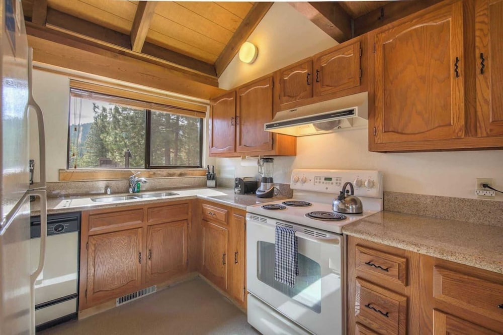 Hawk's Eye by Avantstay Cozy Condo w Views & Access to Northstar Resort Community - photo 26