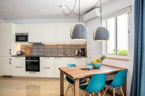 Casa Yaneliz — 4-Star Luxury Hotel in Carvoeiro, Portugal