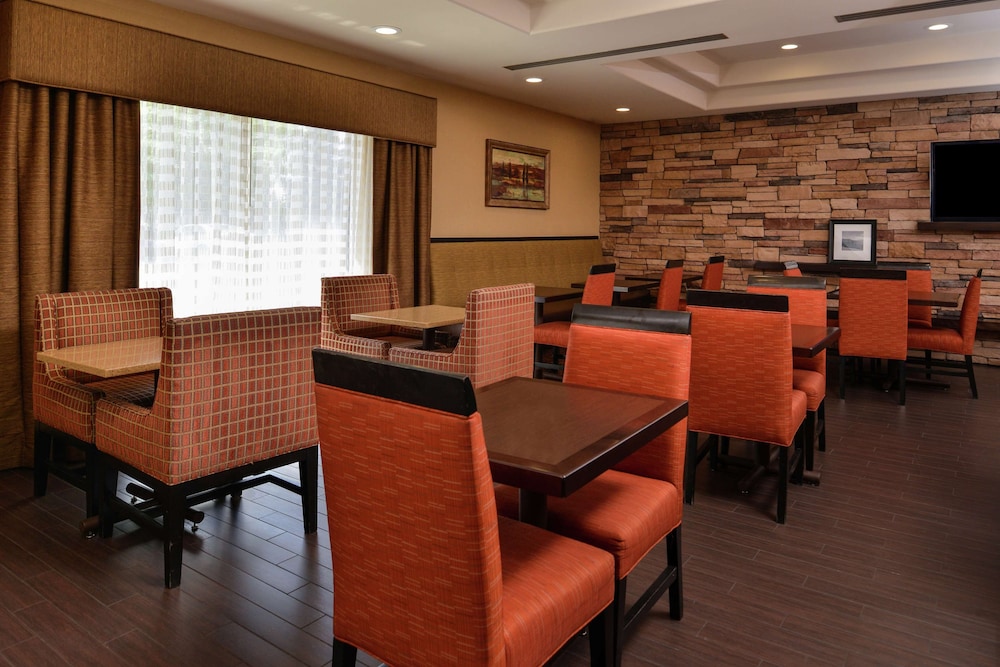 Hampton Inn Idaho Falls Airport - photo 42