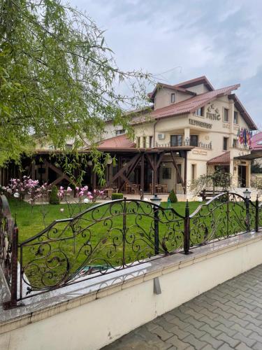 Hotel Parc Tecuci — hotel in Tecuci