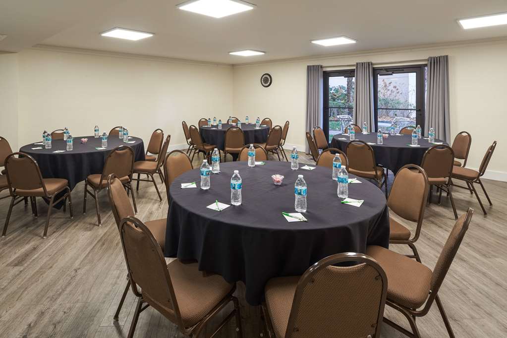 Wyndham Executive Center Columbia - photo 21
