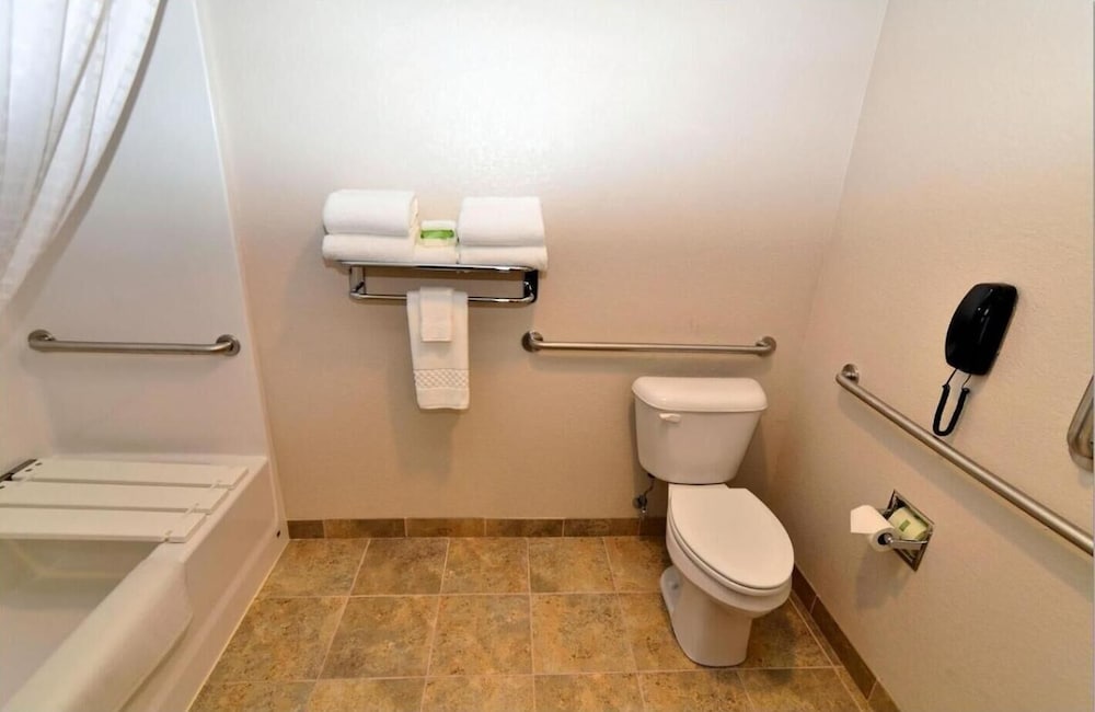 Cobblestone Inn & Suites Monticello - photo 40