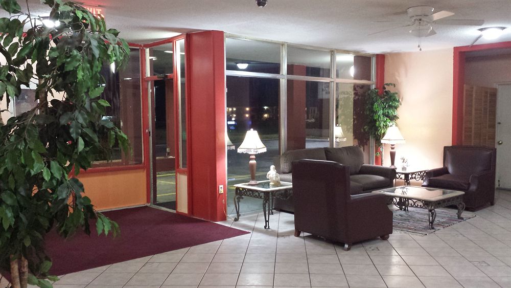 Country Hearth Inn & Suites Hotels - photo 14
