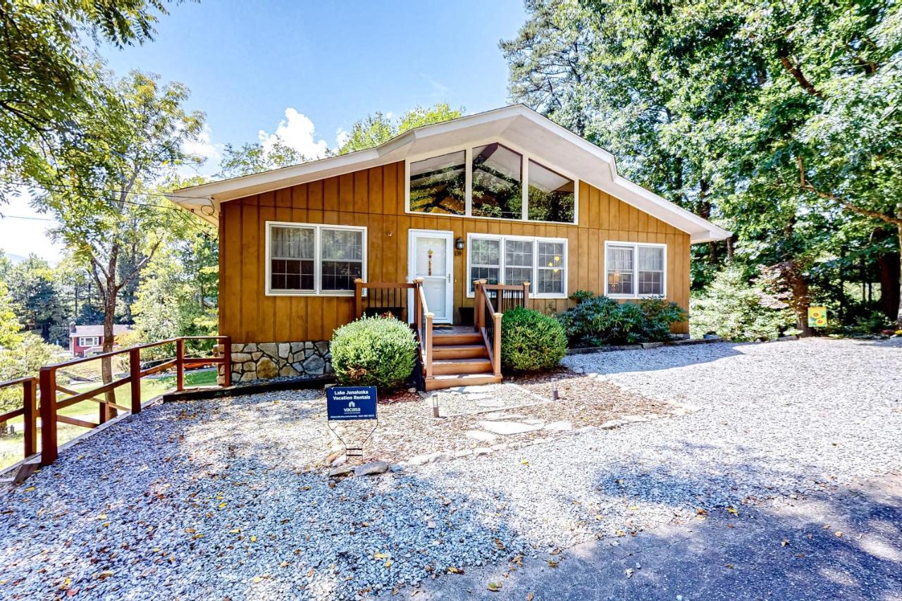 The B’s Nest in Lake Junaluska, United States