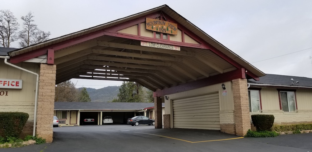 Mountain View Inn - carbon neutral hotel in Yreka