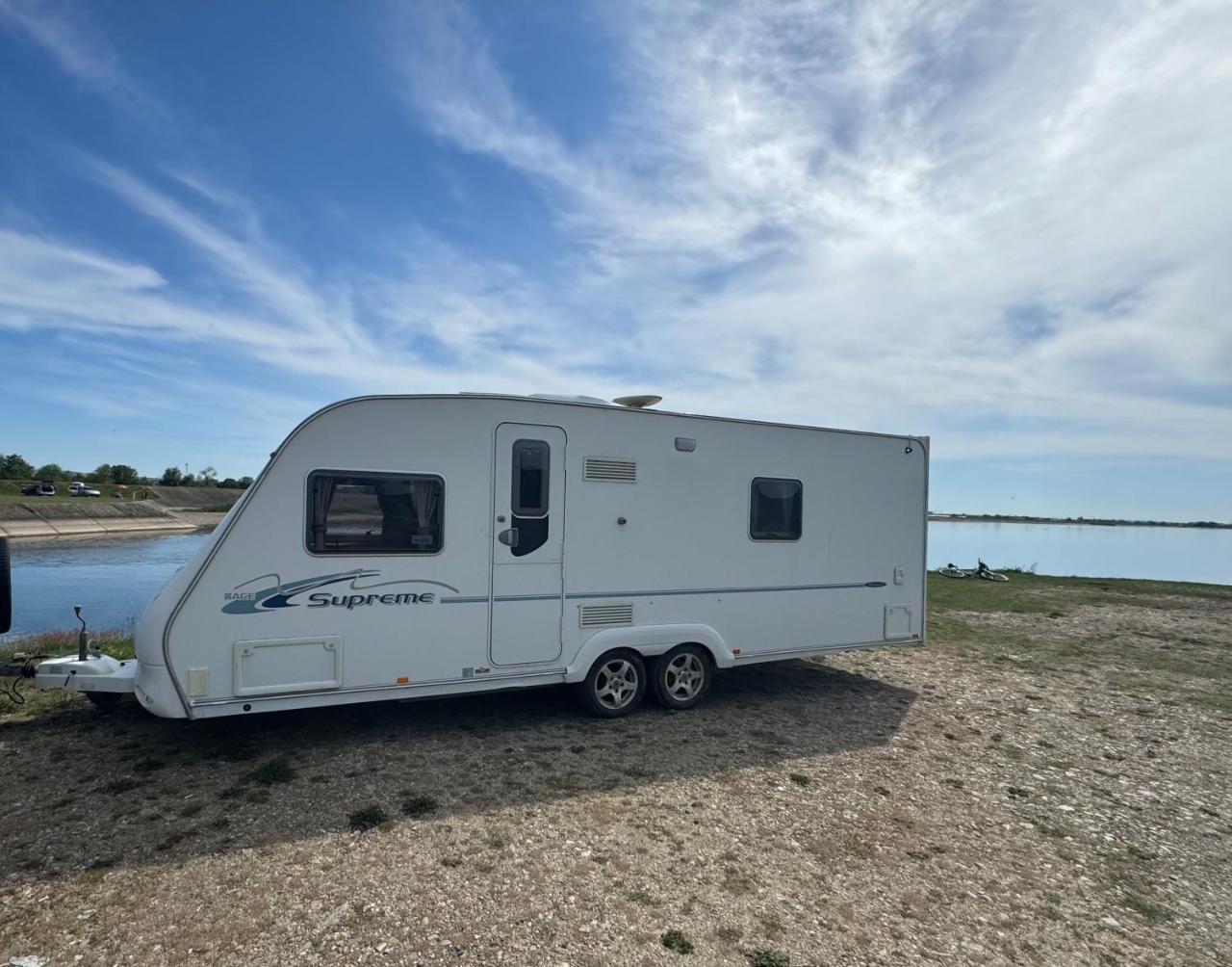 Caravana dintre nuci in Oradea, Romania