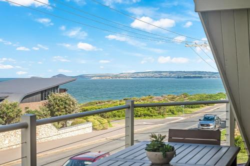 The Ark Ocean Views & Coastal Ease — hotel in Port Elliot