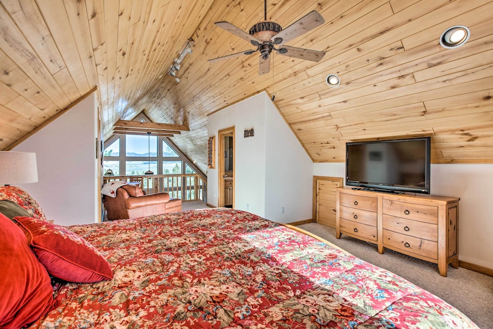 Stunning Angel Fire Home with Views 3 Mi to Slopes — 4-Star Luxury Hotel in Angel Fire, United States