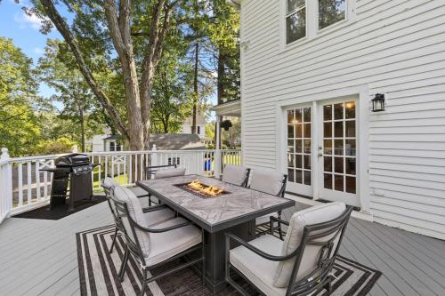 Prime West Hartford Center Location Historic Gem — 4-Star Luxury Hotel in West Hartford, United States