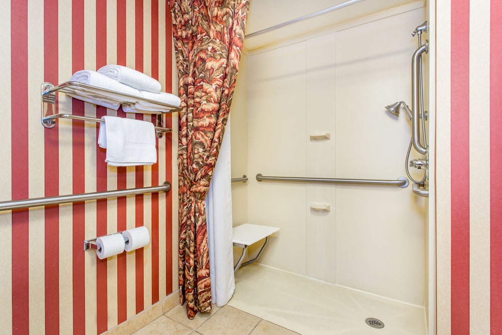 Holiday Inn Express & Suites Bloomington by IHG - photo 20