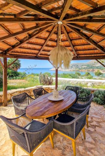 Lady Stamatias House — 4-Star Luxury Hotel in Chalki, Greece