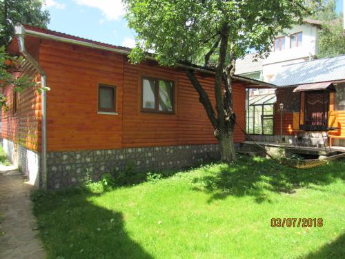 Kotiedzh u Mariny in Yaremche, Ukraine