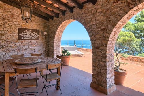 Sa Tuna Villa Cema — 4-Star Luxury Hotel in Begur, Spain