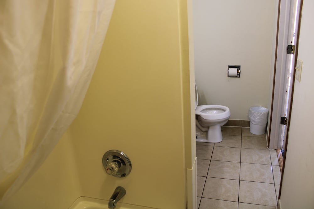 Lockview Motel - photo 31