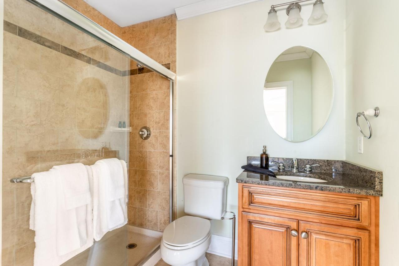 Sea Shell by Avantstay Breezy Beachside Getaway w Rooftop Deck & 6 BRs - photo 14