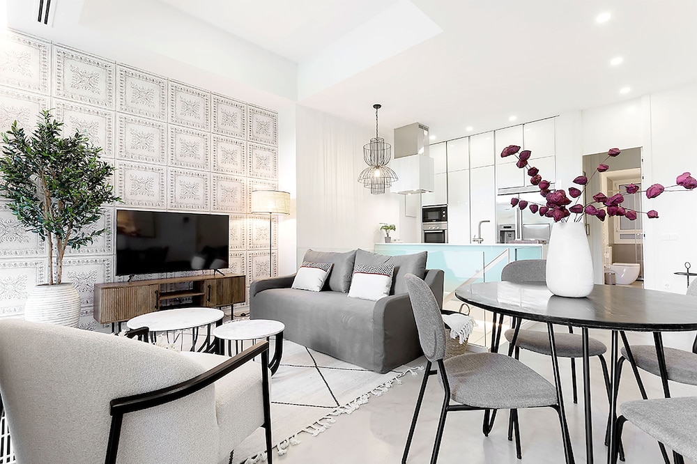 Modern 2 BD Duplex in Front of Atocha Train Station Atocha II hotel Atocha Madrid