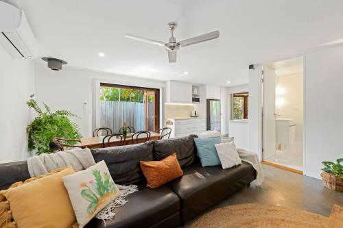 Tallow Beach Retreat welcoming pet friendly unit — hotel in Suffolk Park