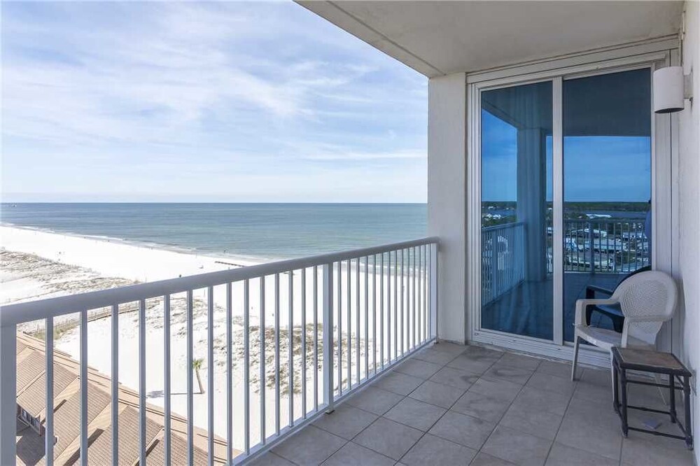 Island Tower 1001 3 Br condo by RedAwning - photo 17
