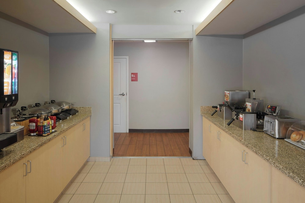 TownePlace Suites by Marriott Winchester - photo 25