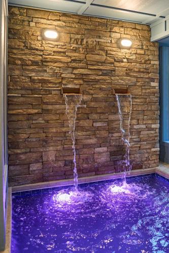 Alta Maya: Indoor pool romantic fire pit in Gatlinburg, United States