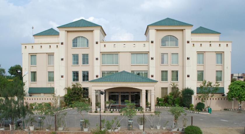 Midtown Grand in Hisar, India