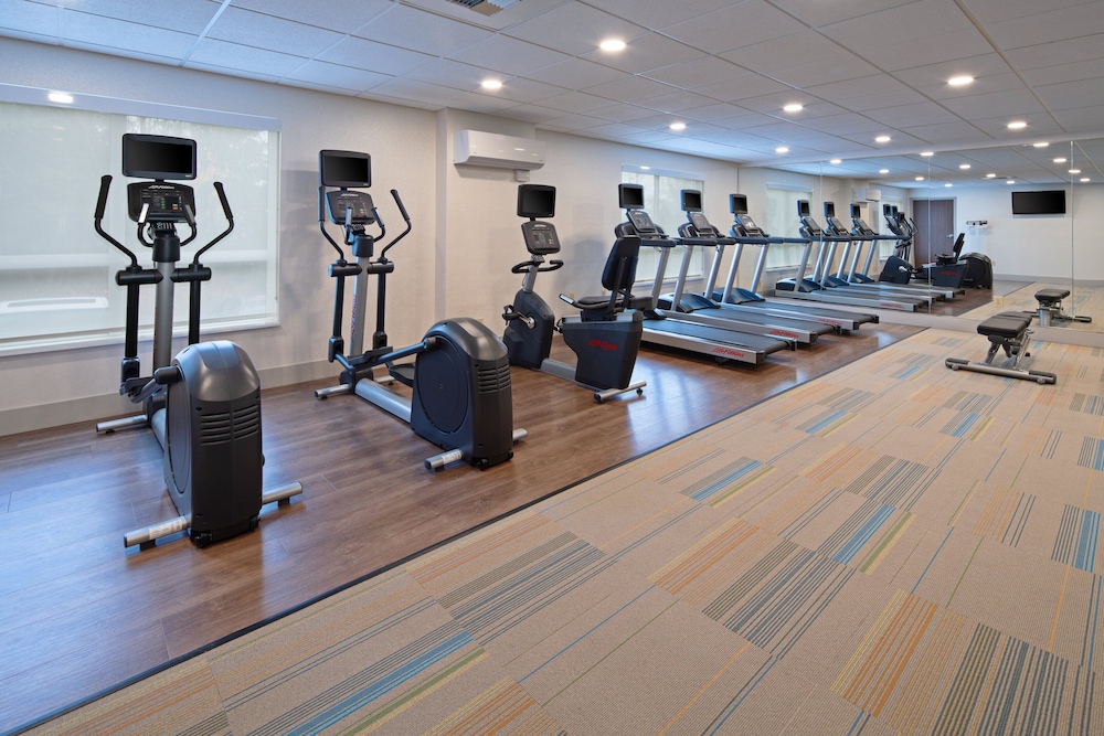 Holiday Inn Express & Suites Seattle Sea Tac Airport - photo 18